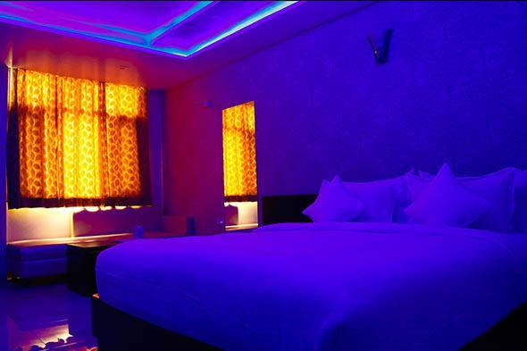 Tulip Continental Hotel Hamirgarh Exterior photo